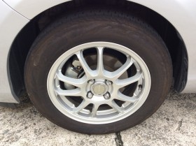 タイヤホイール前