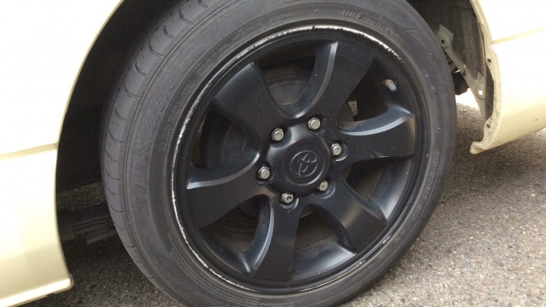 タイヤホイール前