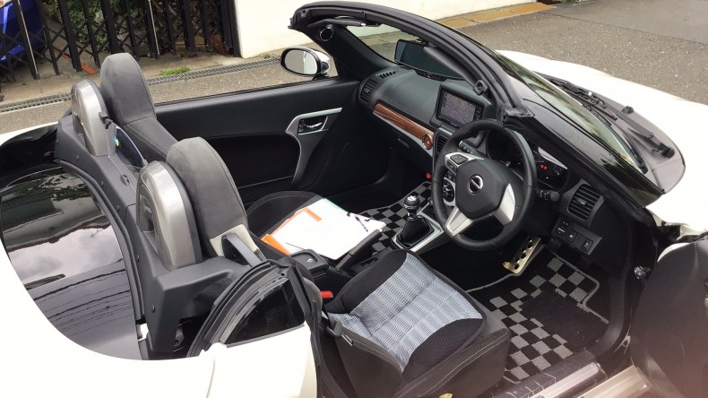 内装後方シート