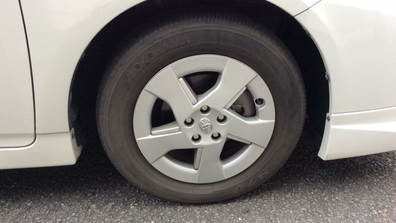 タイヤホイール前