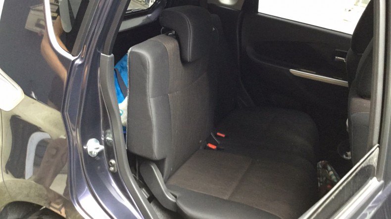 内装後方シート