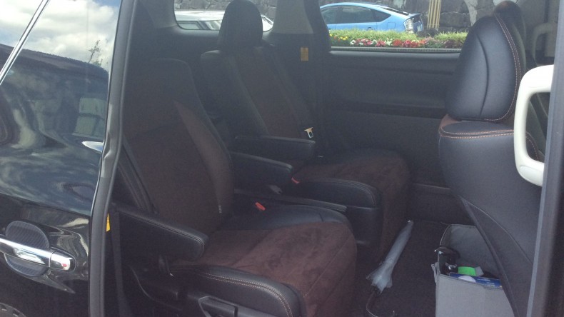 内装後方シート