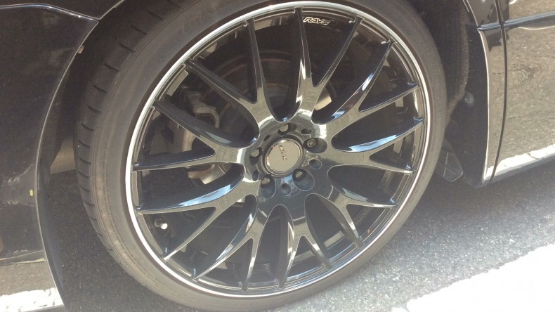 タイヤホイール前