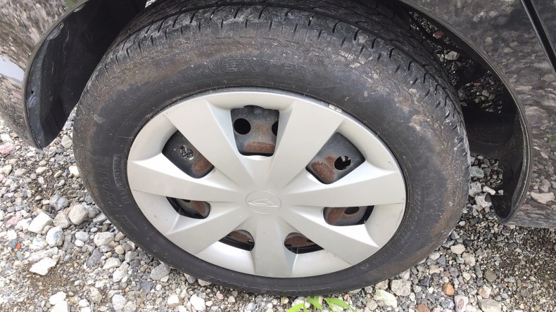 タイヤホイール前