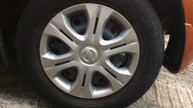 タイヤホイール前