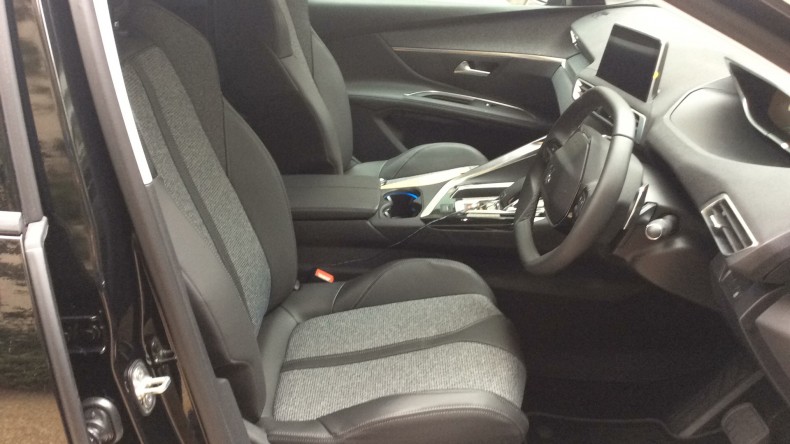 内装前方シート