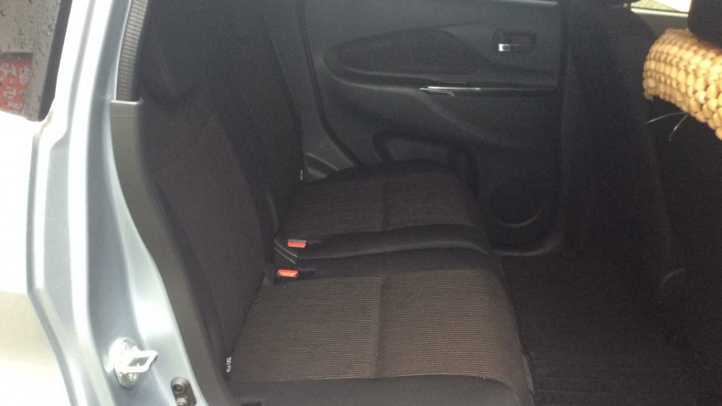 内装後方シート