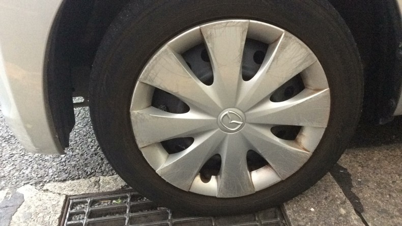 タイヤホイール前