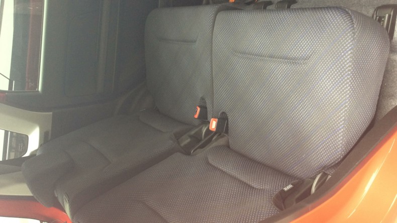 内装後方シート