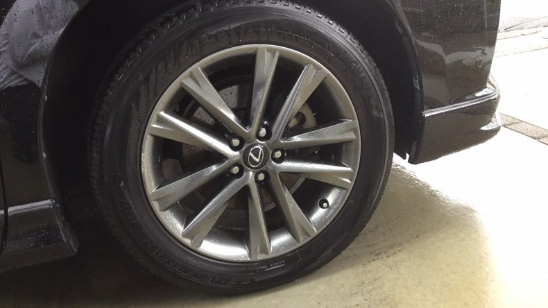 タイヤホイール前