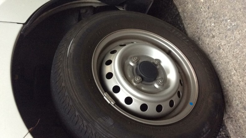 タイヤホイール前