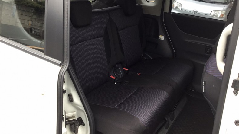 内装後方シート