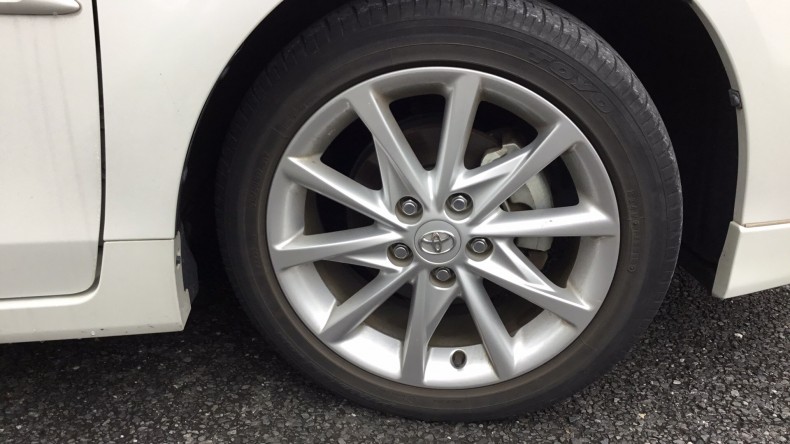 タイヤホイール前