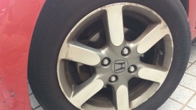 タイヤホイール前