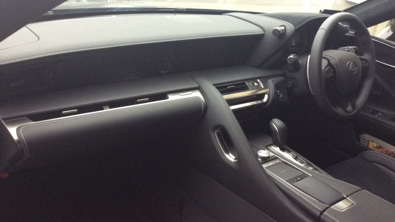 内装インパネ全体