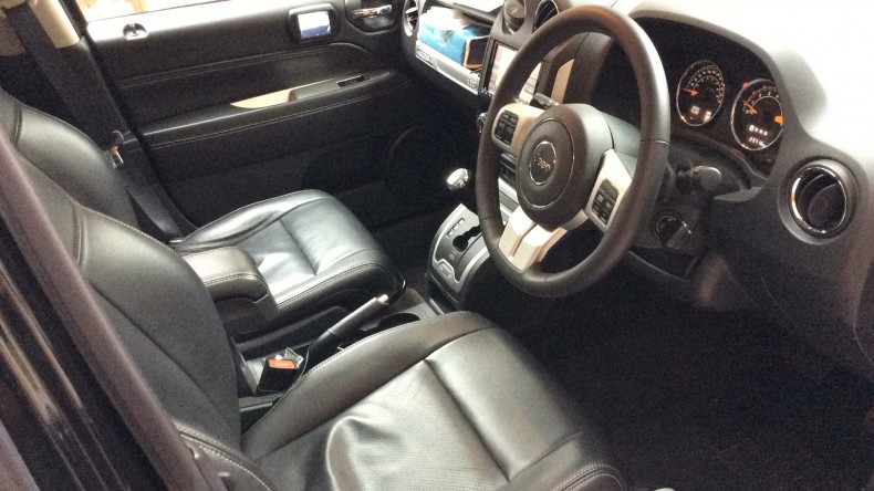 内装前方シート