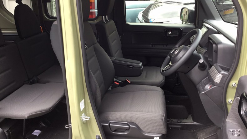 内装前方シート