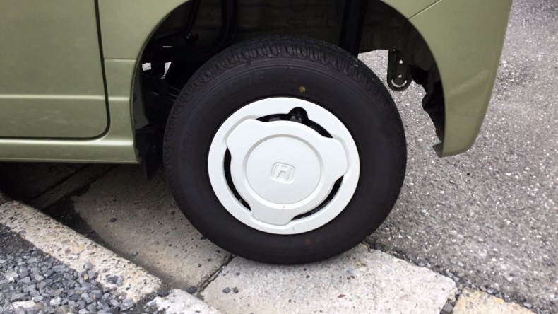 タイヤホイール前