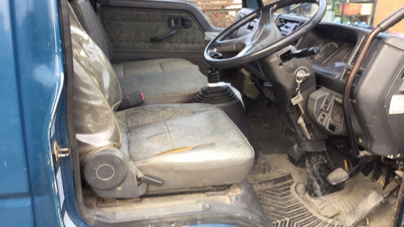 内装後方シート