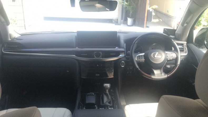 内装インパネ全体