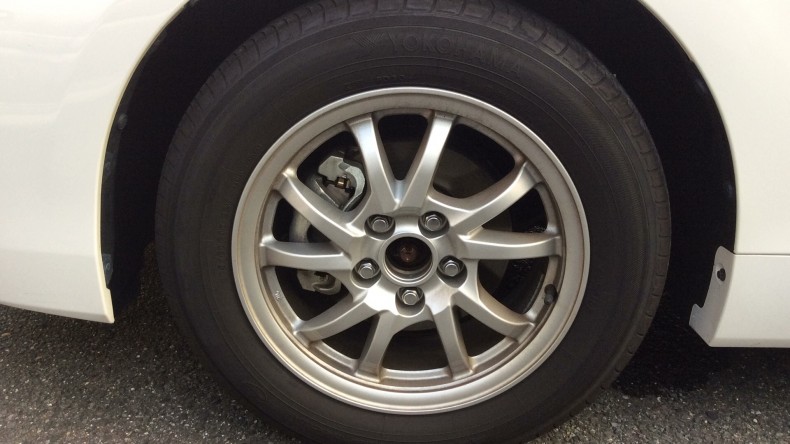 タイヤホイール前