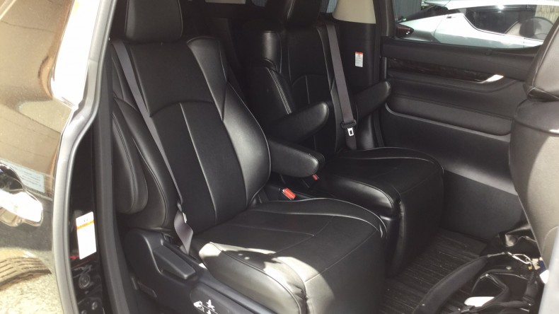 内装後方シート