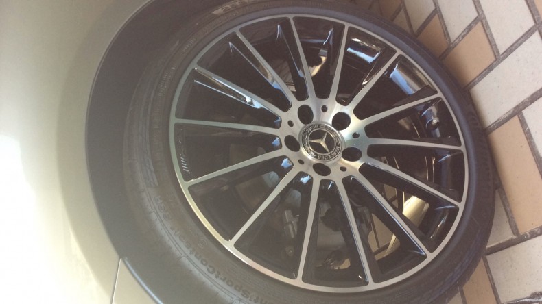 タイヤホイール前