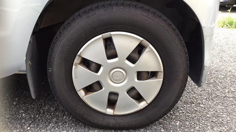 タイヤホイール前