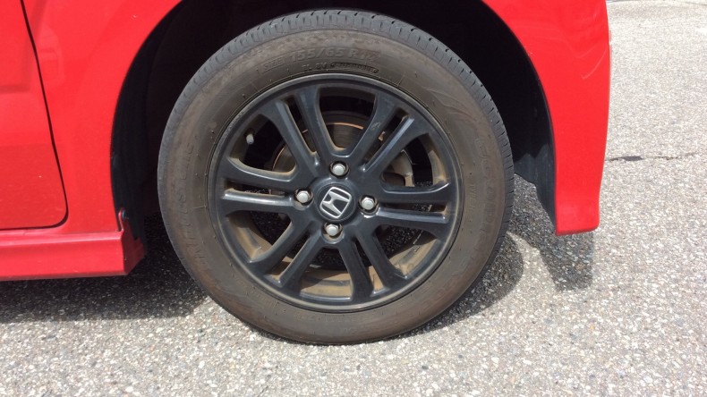 タイヤホイール前