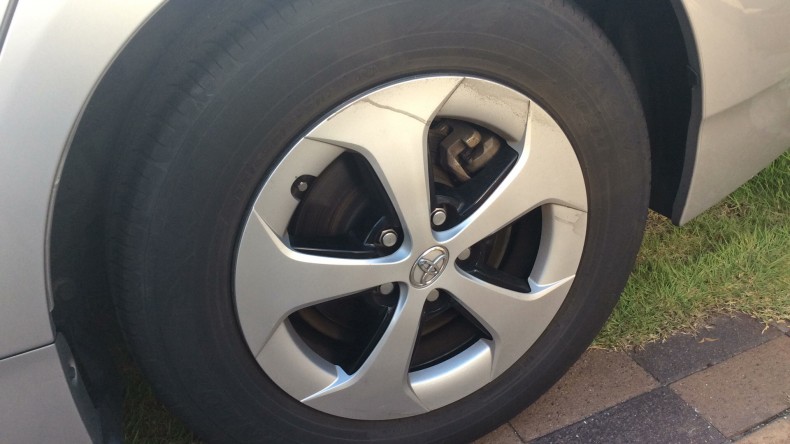 タイヤホイール前