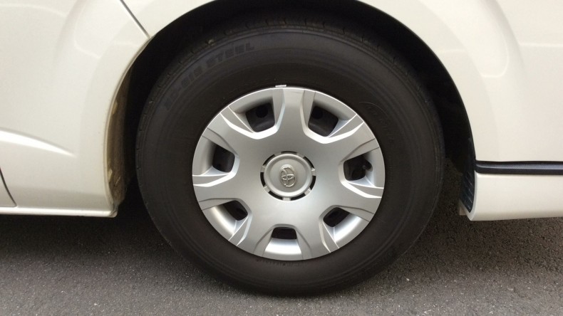 タイヤホイール前