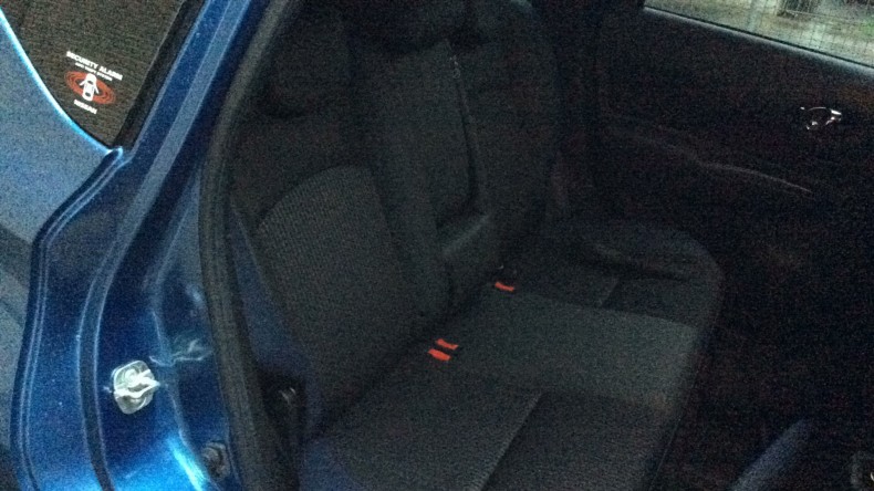 内装後方シート