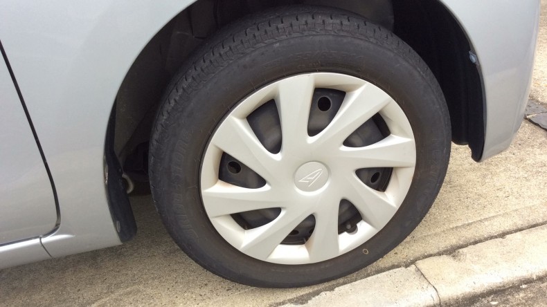 タイヤホイール前