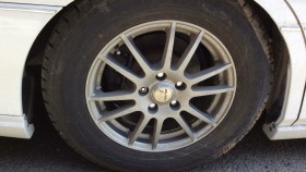 タイヤホイール前