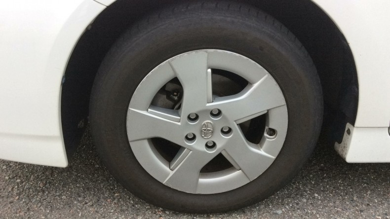 タイヤホイール前