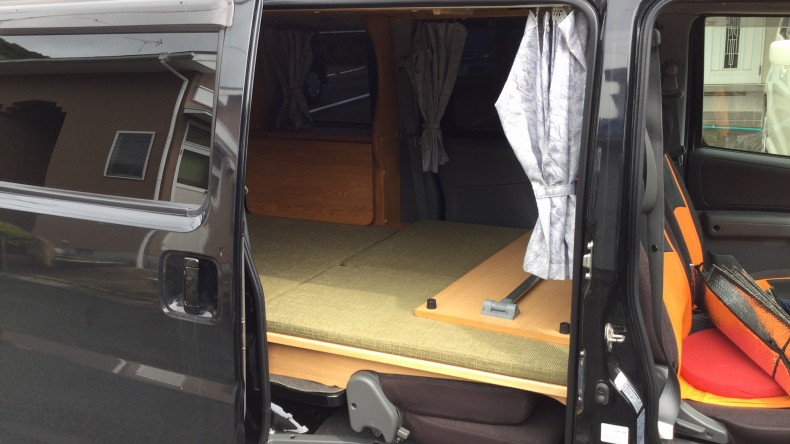 内装後方シート