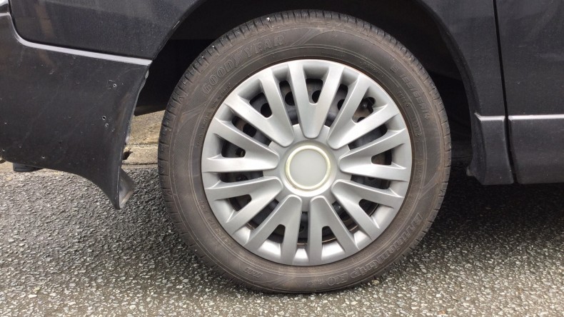 タイヤホイール前