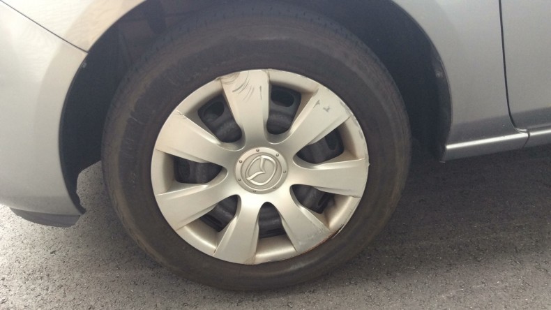 タイヤホイール前