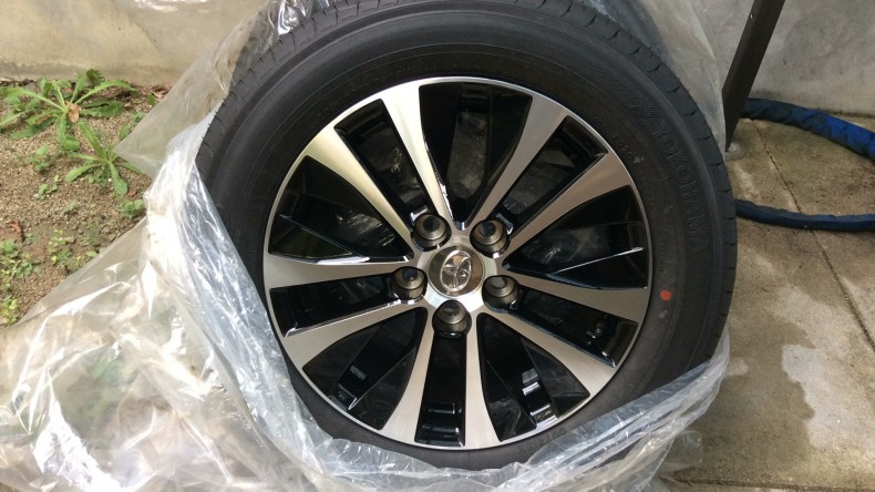 タイヤホイール前