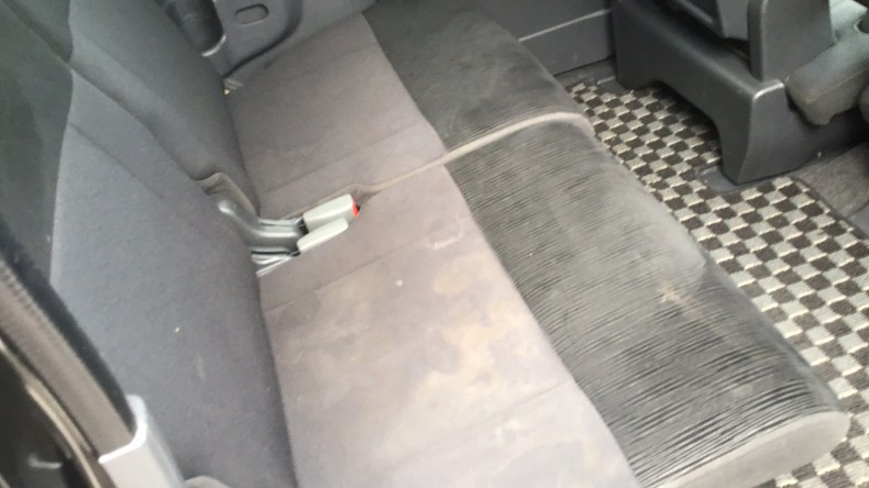 内装後方シート