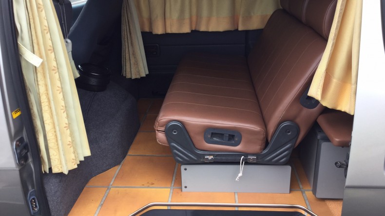 内装後方シート