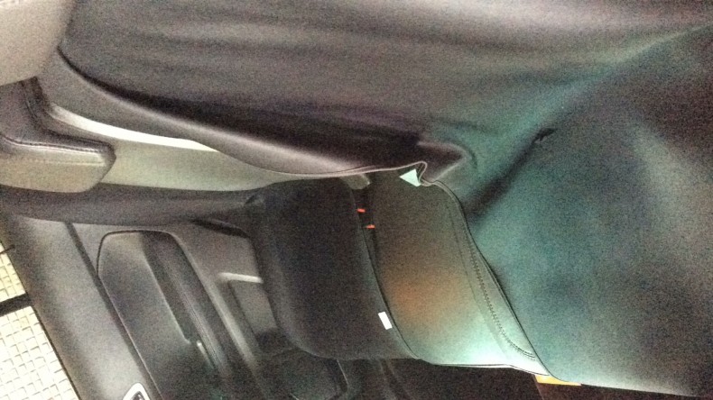 内装後方シート