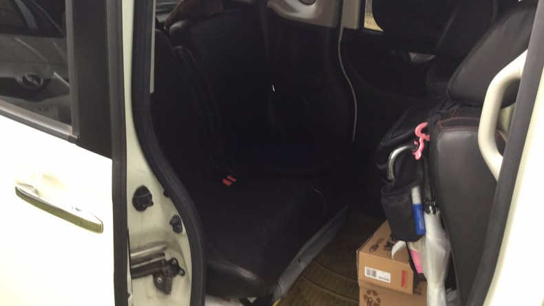 内装後方シート