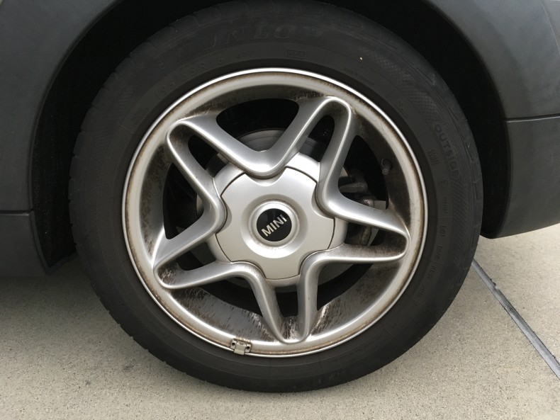 タイヤホイール前