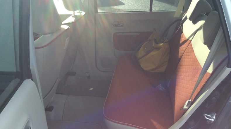 内装後方シート