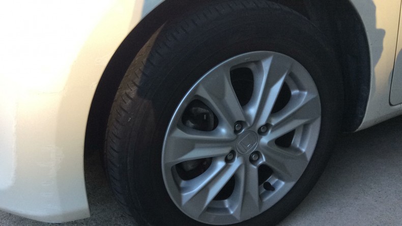 タイヤホイール前