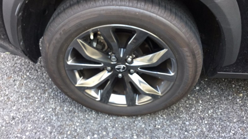 タイヤホイール前