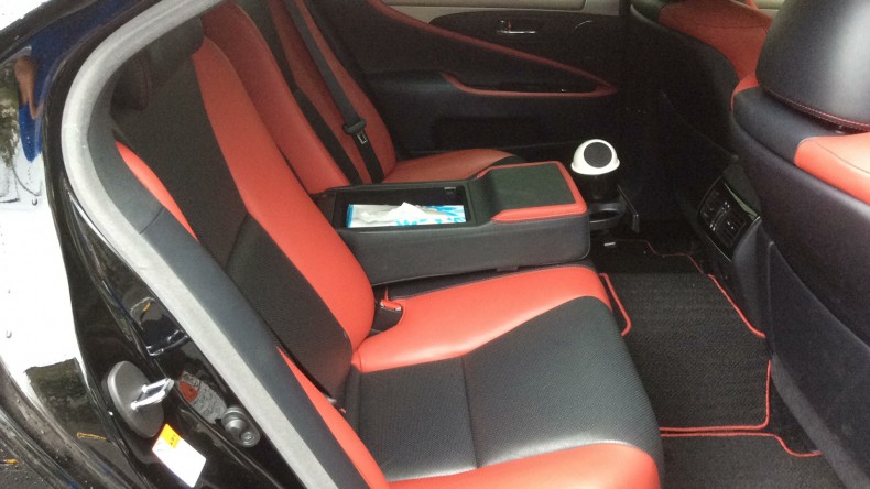 内装後方シート