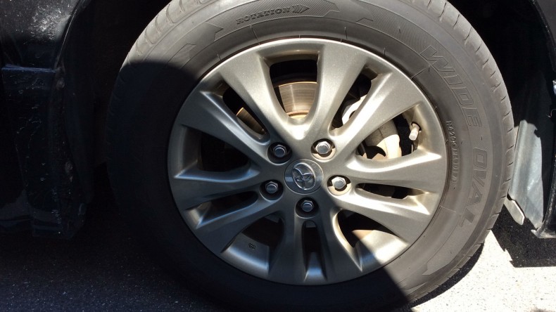 タイヤホイール前