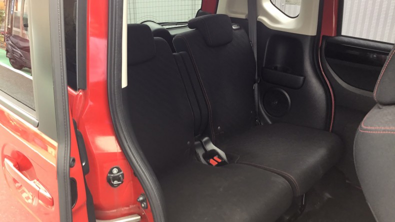 内装後方シート